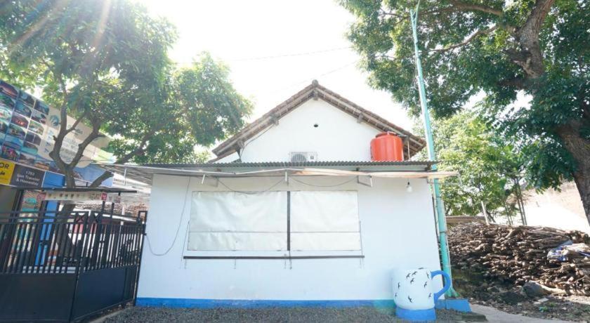 Spot On 92480 Iwn Homestay Syariah Banyuwangi  Exterior photo